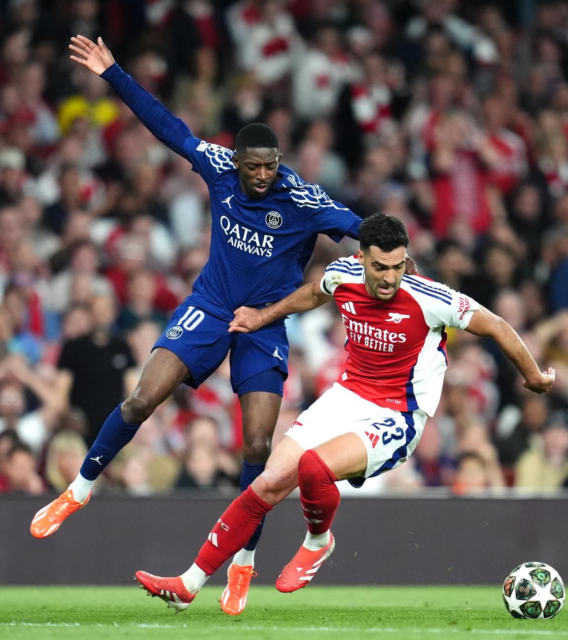 Fußball: FC Arsenal gegen Paris Saint-Germain.