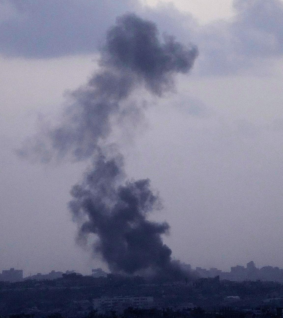 Rauch üer dem Gazastreifen nach israelischem Luftangriff
