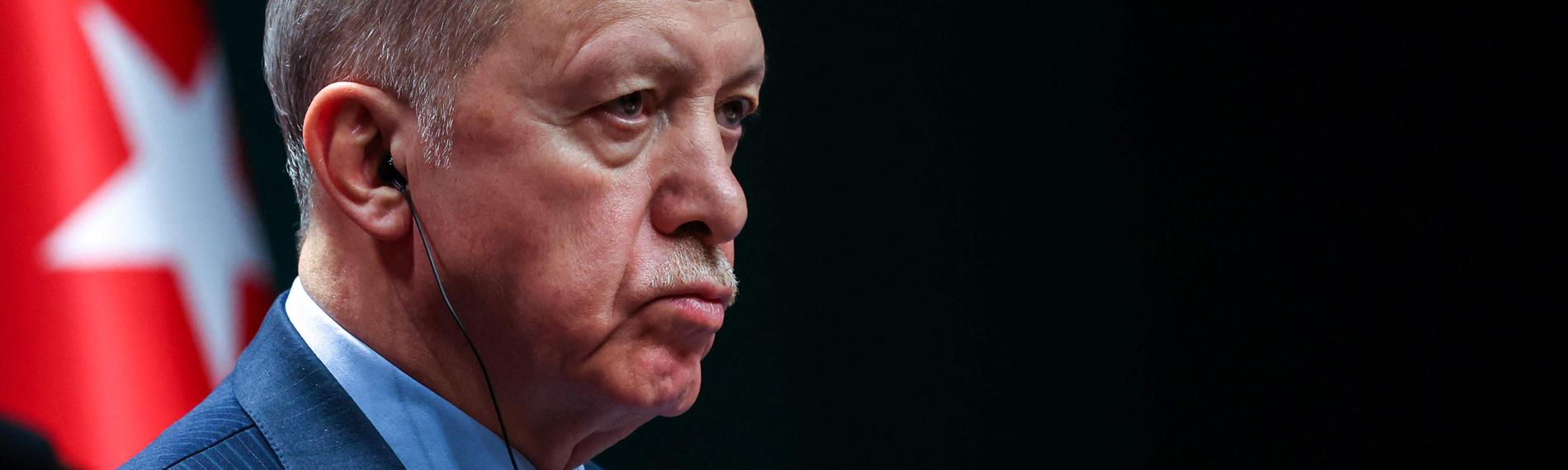 Der türkische Präsident Recep Tayyip Erdogan nimmt an einer gemeinsamen Pressekonferenz mit dem iranischen Präsidenten in Ankara teil, am 24.01.2024.